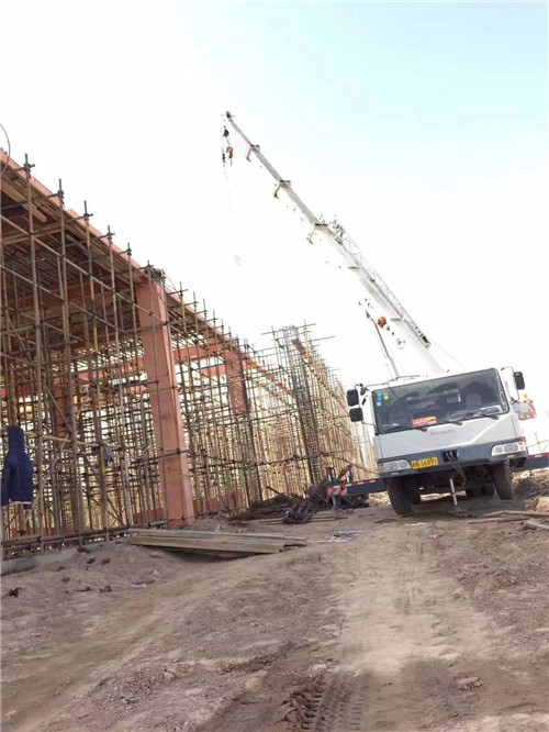 东平县吊车作业的安全注意事项有哪些？